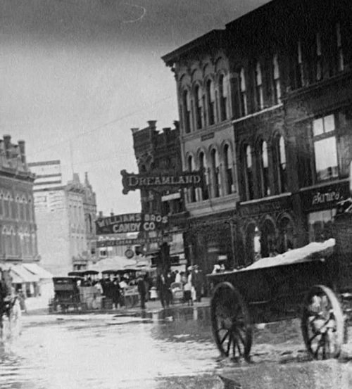 Dreamland Theatre - Old Photo (newer photo)